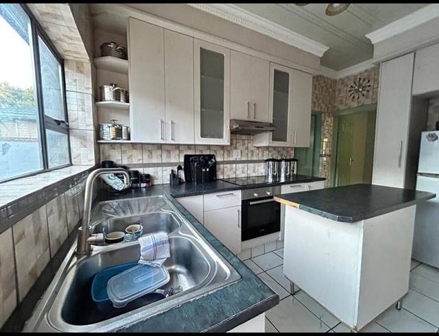 3 BEDROOM HOUSE FOR SALE IN WEST TURFFONTEIN